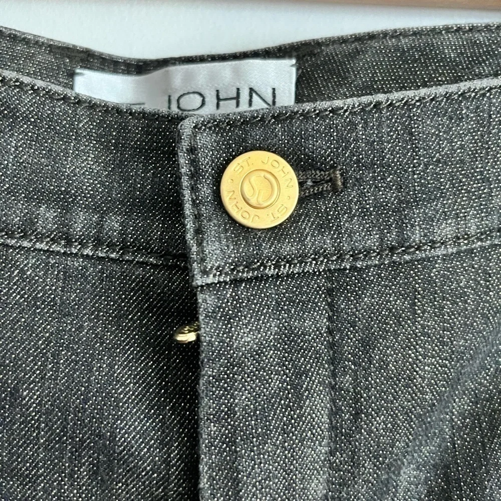St. John Gold Black Flare High Waist Jeans